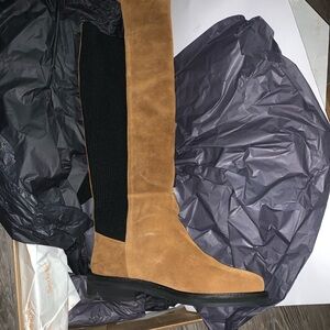 Seychelles Tan suede Knee-High Boots with black stretch siding